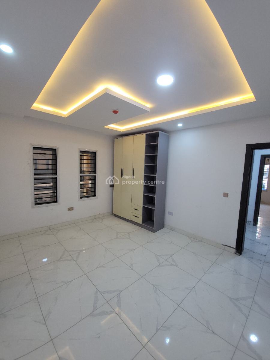 2 Bedroom Flat with Bq, Lekki Phase 1, Lekki, Lagos, Flat / Apartment for Sale
