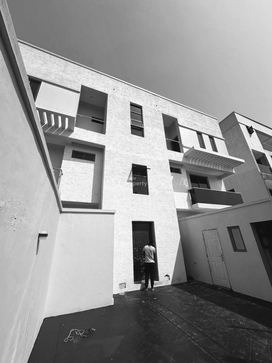 Newly Built Self Serviced 2 Bedroom Penthouse Flat, Lekki Phase 1, Lekki, Lagos, Flat / Apartment for Rent