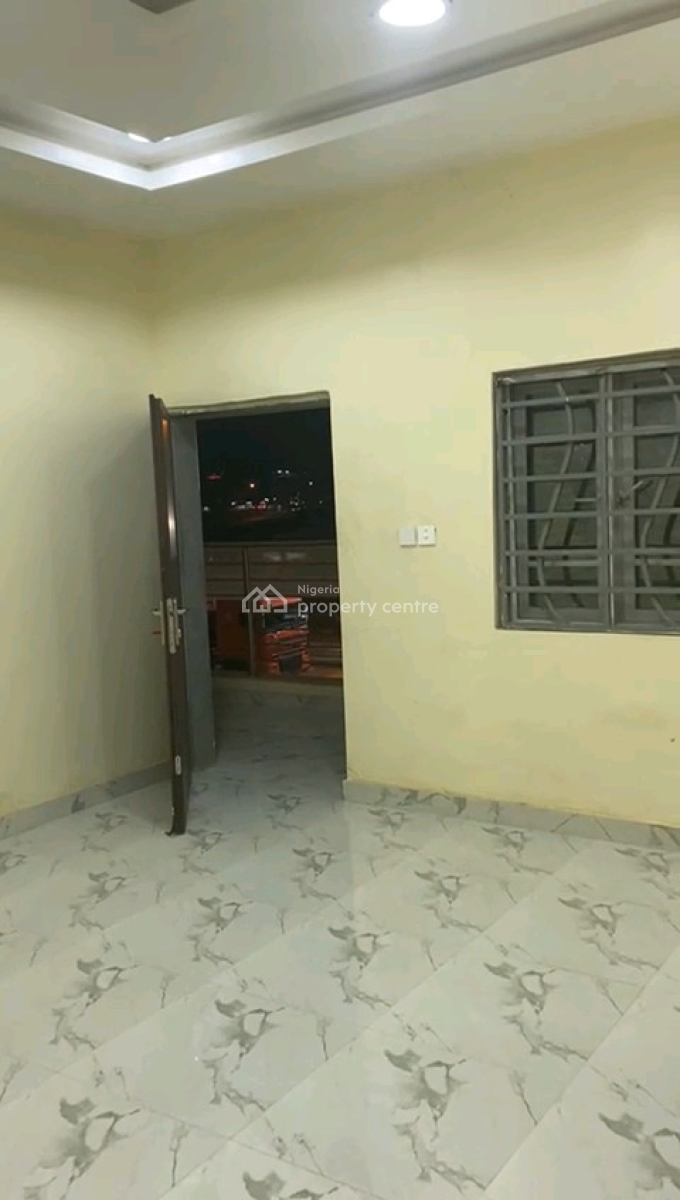 Premium One-bedroom Office Space with Shortlstay Potential, By Amaka Mall, Guzape District, Abuja, Mini Flat (room and Parlour) for Rent