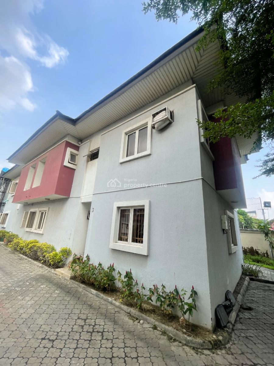 4bedroom Terrace Duplex Corner Piece, Acadia Mews Estate, Osapa, Lekki, Lagos, Terraced Duplex for Sale