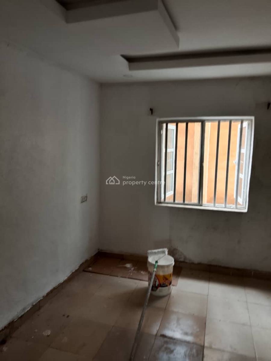2 Bedroom Flat, 2 Toilets Downstairs, Olowora, Olowora, Magodo, Lagos, Flat / Apartment for Rent