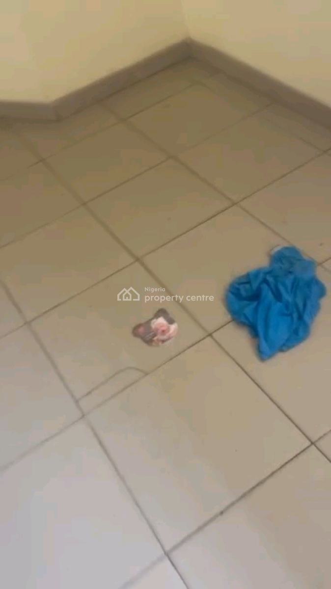 Decent N Spacious 3 Bedroom Up Flat All Rooms Ensuite N Guest Toilet, Gbagada, Lagos, Flat / Apartment for Rent