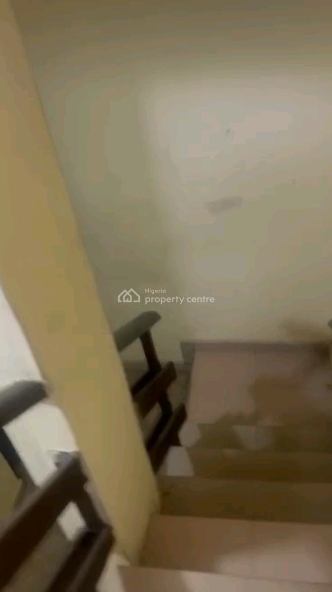 Decent N Spacious 3 Bedroom Up Flat All Rooms Ensuite N Guest Toilet, Gbagada, Lagos, Flat / Apartment for Rent