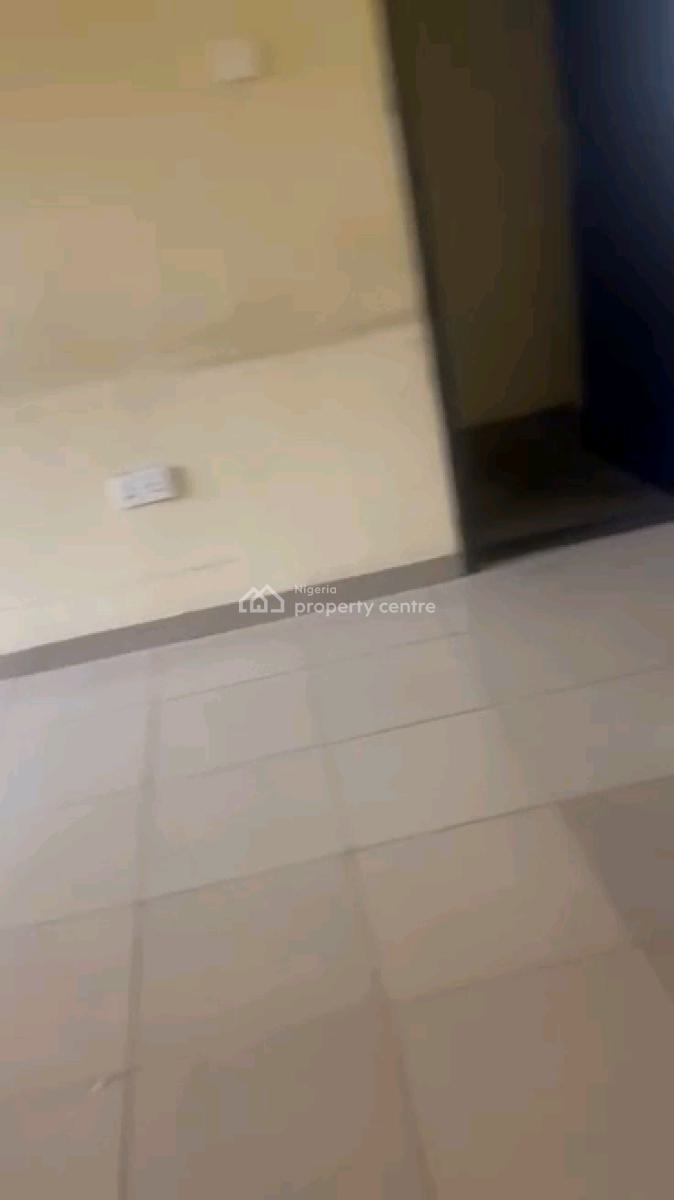 Decent N Spacious 3 Bedroom Up Flat All Rooms Ensuite N Guest Toilet, Gbagada, Lagos, Flat / Apartment for Rent