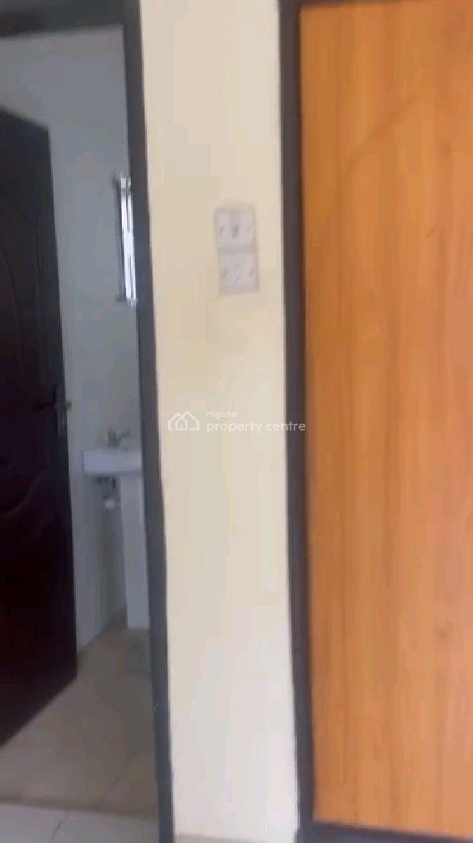 Decent N Spacious 3 Bedroom Up Flat All Rooms Ensuite N Guest Toilet, Gbagada, Lagos, Flat / Apartment for Rent
