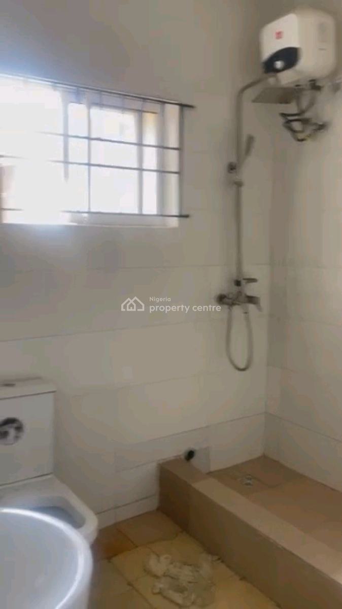 Decent N Spacious 3 Bedroom Up Flat All Rooms Ensuite N Guest Toilet, Gbagada, Lagos, Flat / Apartment for Rent