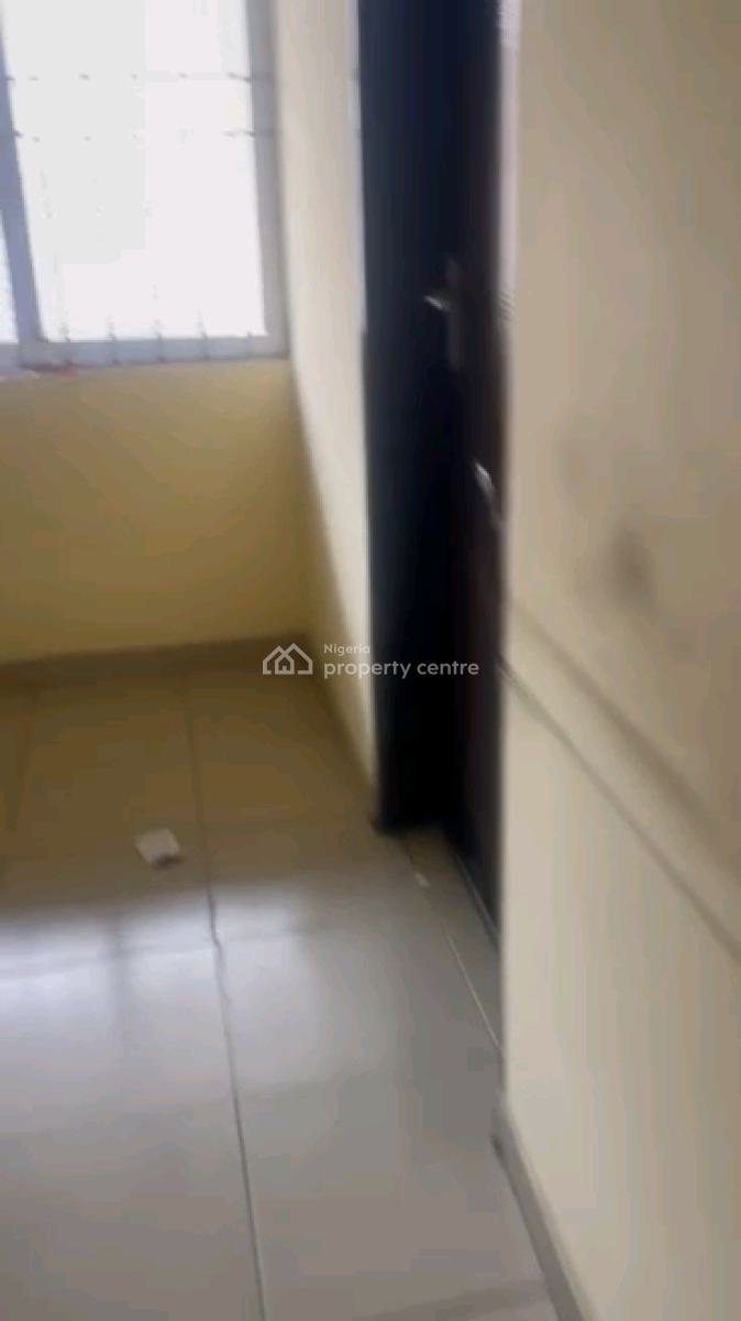 Decent N Spacious 3 Bedroom Up Flat All Rooms Ensuite N Guest Toilet, Gbagada, Lagos, Flat / Apartment for Rent