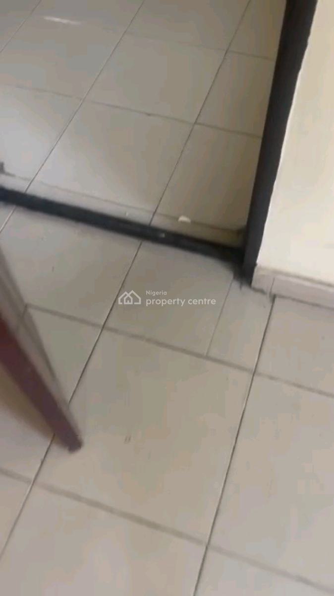 Decent N Spacious 3 Bedroom Up Flat All Rooms Ensuite N Guest Toilet, Gbagada, Lagos, Flat / Apartment for Rent