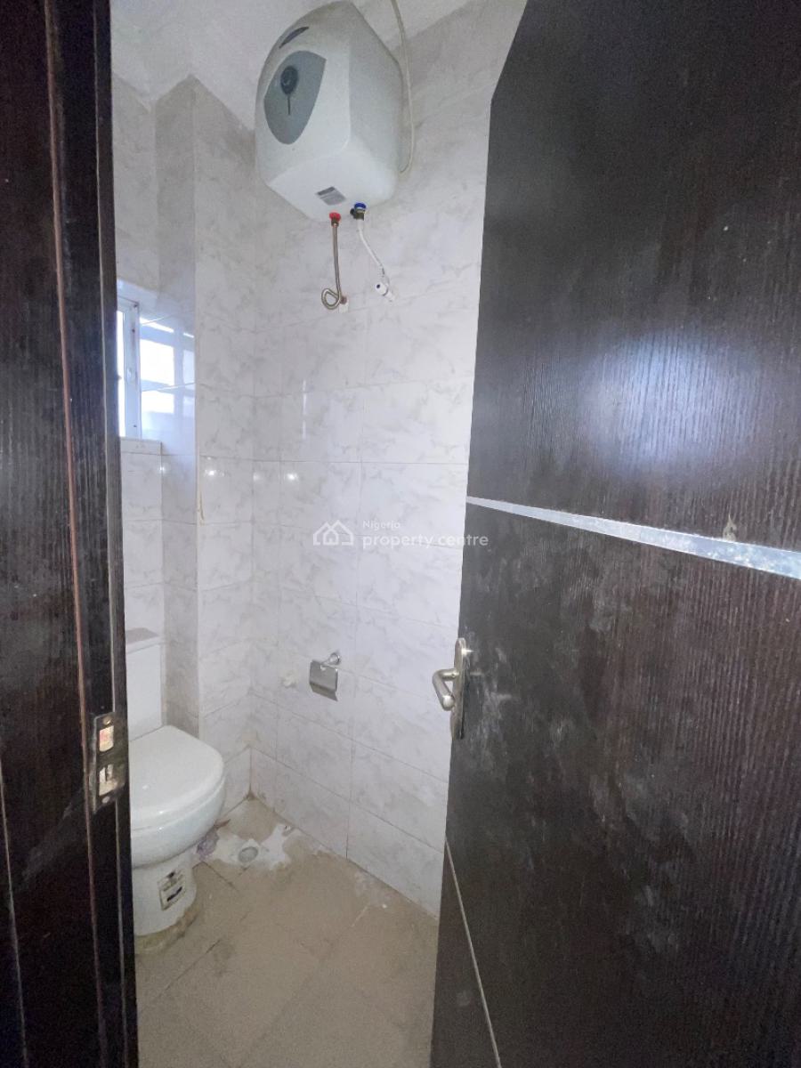 a Spacious 3 Bedroom Apartment, Mobil Road Ilaje Ajah, Lekki, Lagos, Flat / Apartment for Rent