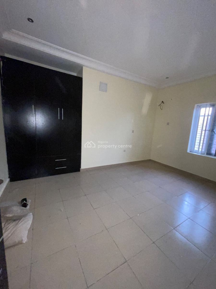 a Spacious 3 Bedroom Apartment, Mobil Road Ilaje Ajah, Lekki, Lagos, Flat / Apartment for Rent