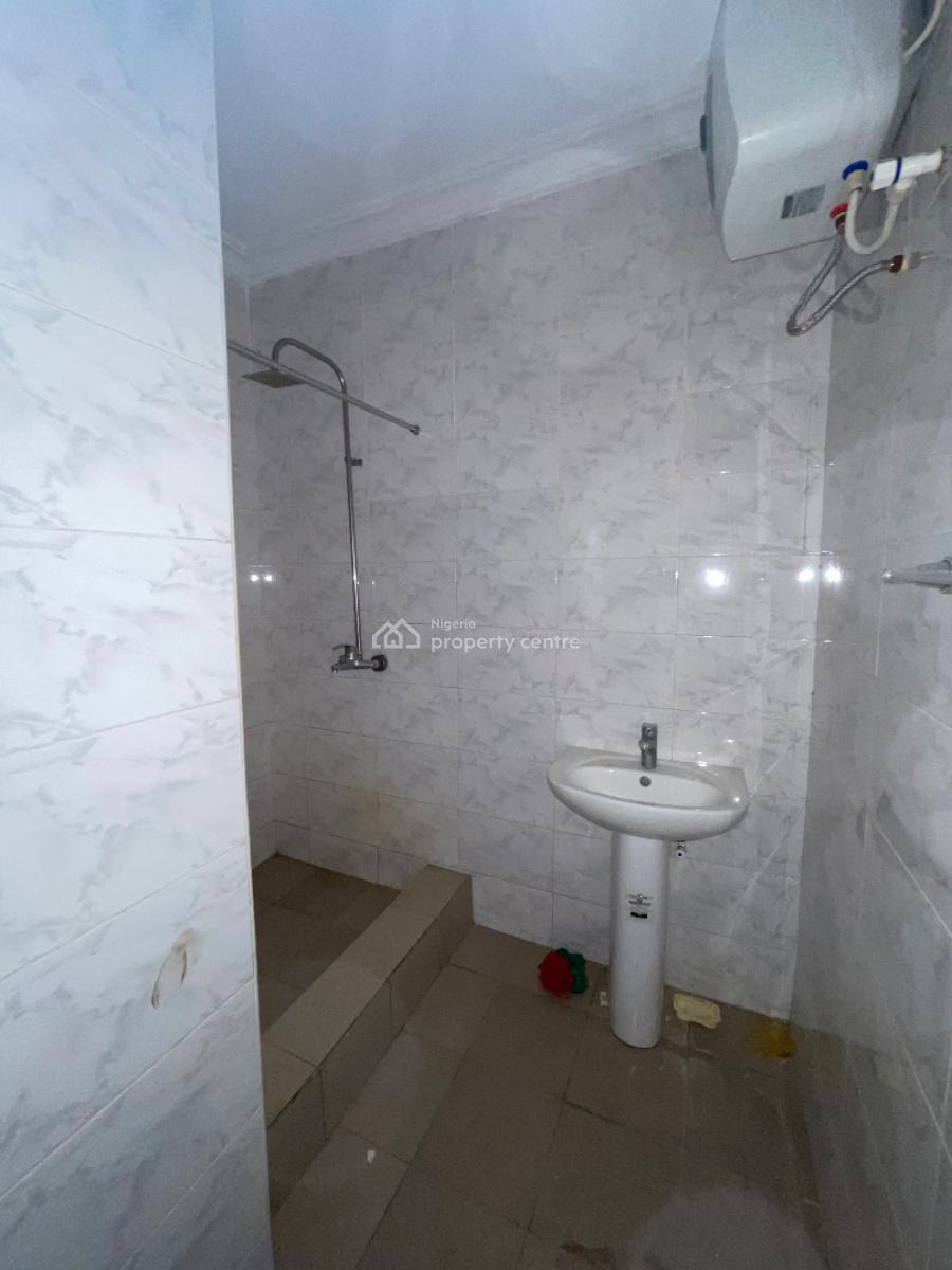 a Spacious 3 Bedroom Apartment, Mobil Road Ilaje Ajah, Lekki, Lagos, Flat / Apartment for Rent