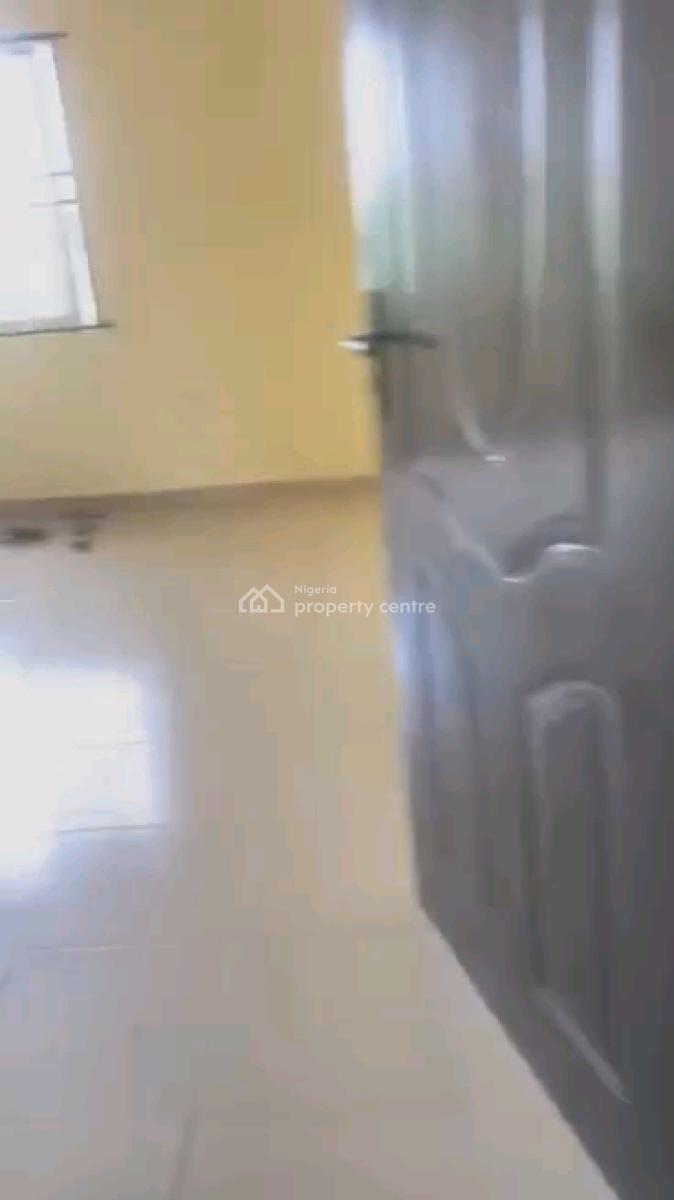 Decent N Spacious 3 Bedroom Up Flat All Rooms Ensuite N Guest Toilet, Gbagada, Lagos, Flat / Apartment for Rent