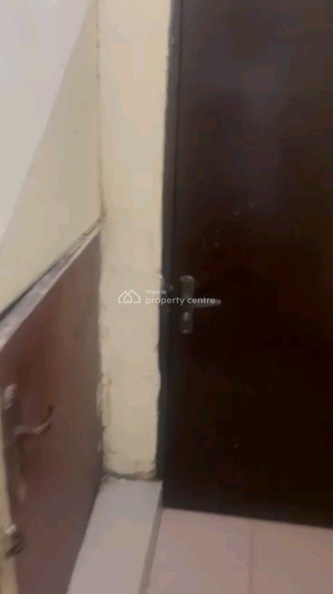 Decent N Spacious 3 Bedroom Up Flat All Rooms Ensuite N Guest Toilet, Gbagada, Lagos, Flat / Apartment for Rent