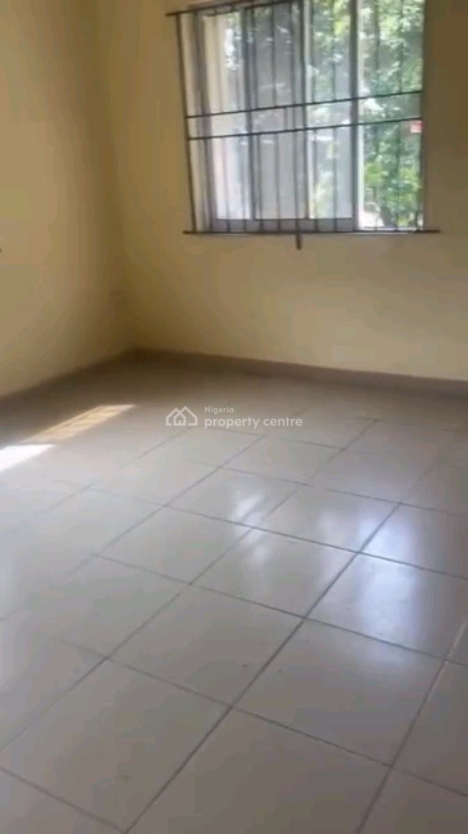 Decent N Spacious 3 Bedroom Up Flat All Rooms Ensuite N Guest Toilet, Gbagada, Lagos, Flat / Apartment for Rent