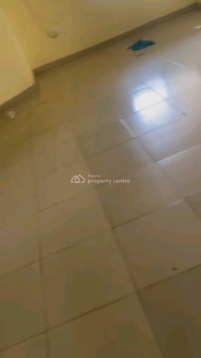 Decent N Spacious 3 Bedroom Up Flat All Rooms Ensuite N Guest Toilet, Gbagada, Lagos, Flat / Apartment for Rent