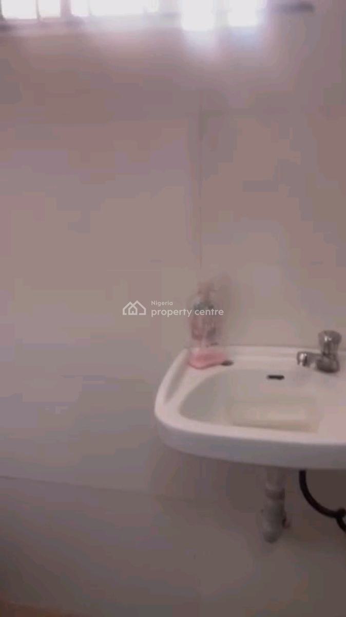 Decent N Spacious 3 Bedroom Up Flat All Rooms Ensuite N Guest Toilet, Gbagada, Lagos, Flat / Apartment for Rent