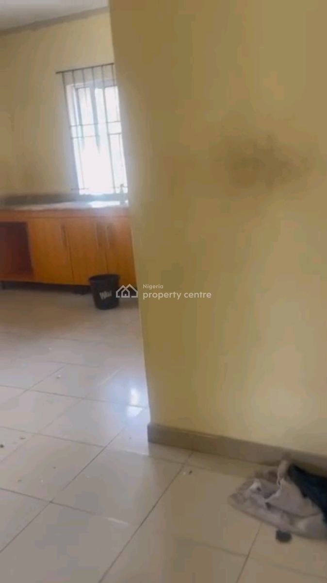 Decent N Spacious 3 Bedroom Up Flat All Rooms Ensuite N Guest Toilet, Gbagada, Lagos, Flat / Apartment for Rent