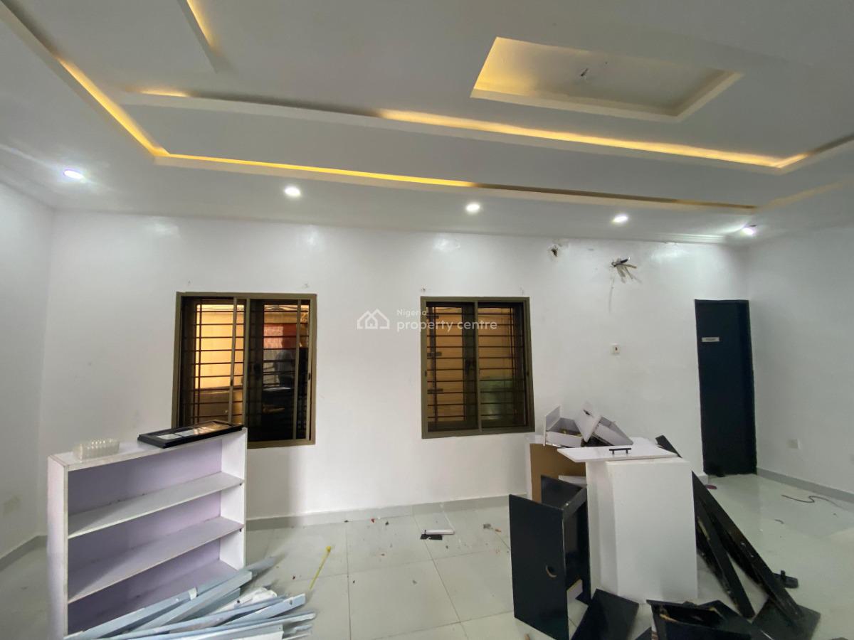 3 Bedrooms Duplex with Bq ( Can Be Used for Residential Or Commercial), Lekki Phase 1, Lekki, Lagos, Semi-detached Duplex for Rent