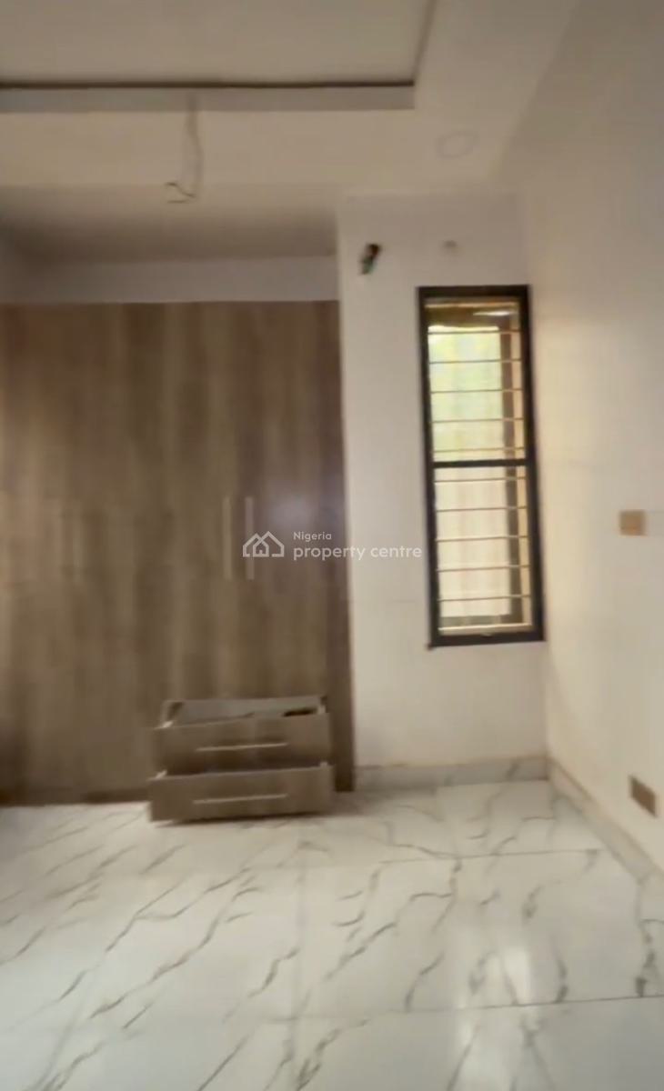 Massive 3bedroom En-suite Flat+ Tarred Road, Gilmor, Jahi, Abuja, Block of Flats for Sale