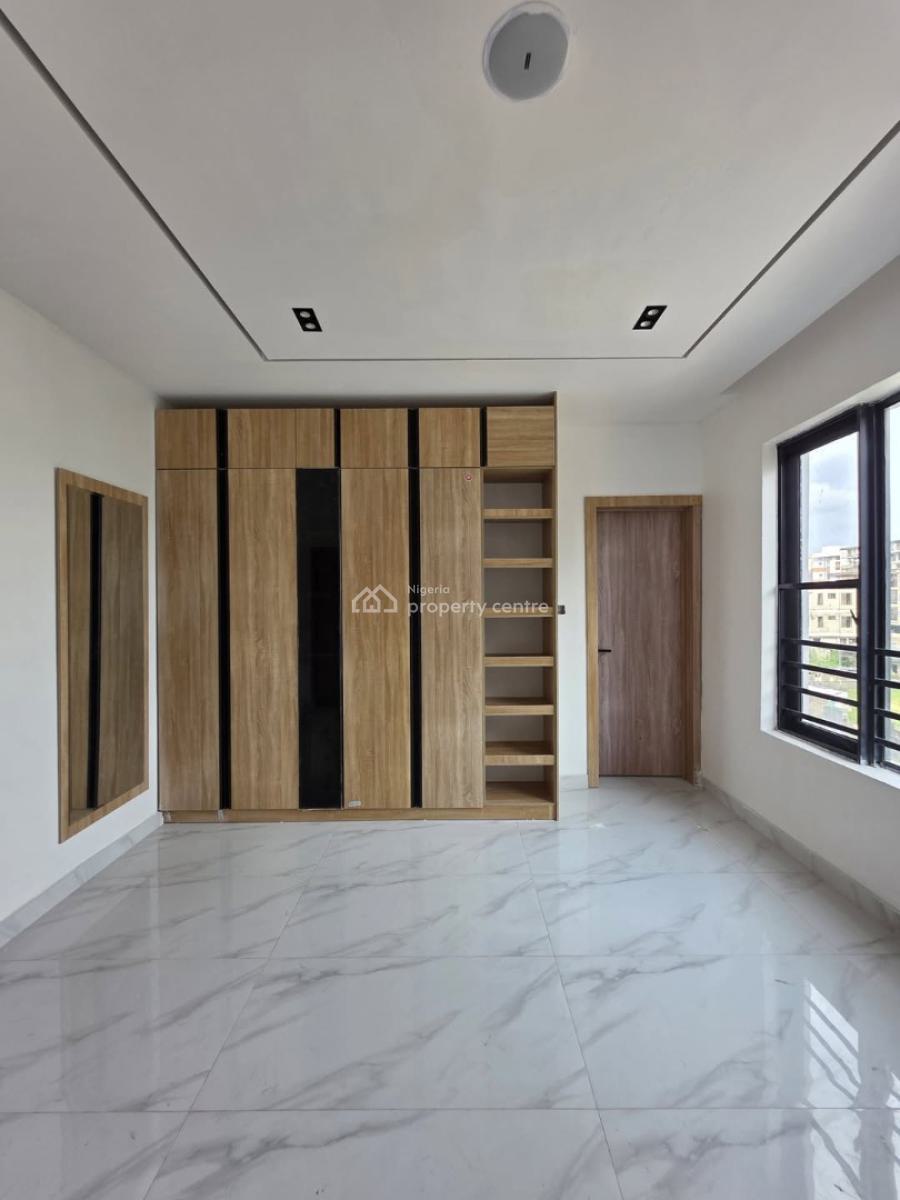 Lovely 2 Bedroom Flat with a Room Bq, Lekki Phase 1, Lekki, Lagos, Block of Flats for Sale