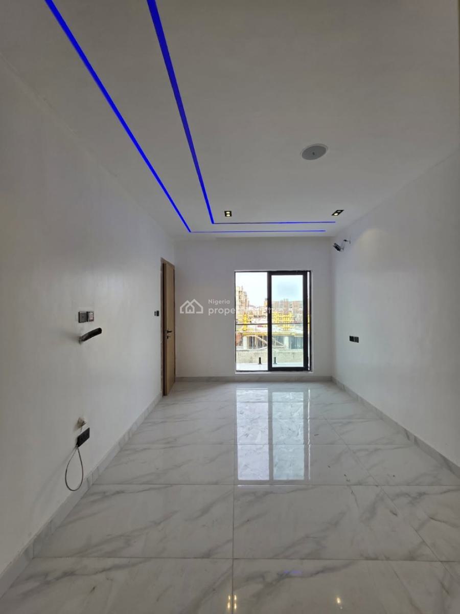 Lovely 2 Bedroom Flat with a Room Bq, Lekki Phase 1, Lekki, Lagos, Block of Flats for Sale