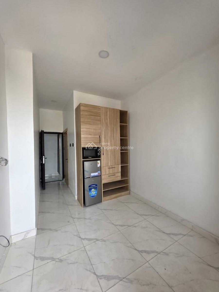 Lovely 2 Bedroom Flat with a Room Bq, Lekki Phase 1, Lekki, Lagos, Block of Flats for Sale