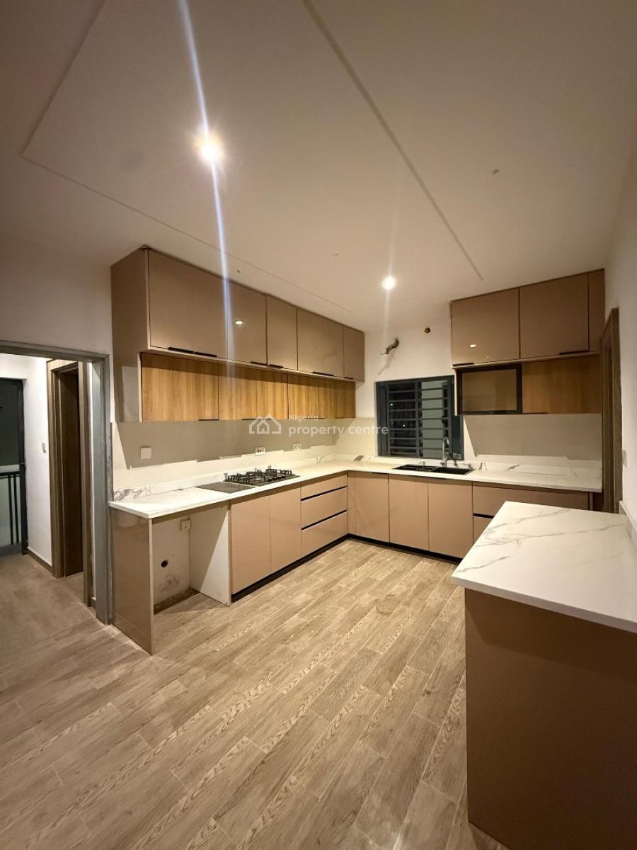 Luxury 4 Bedroom Triplex with 2 Bedroom Basement, Kolapo Ishola Gra, Akobo, Ibadan, Oyo, House for Sale