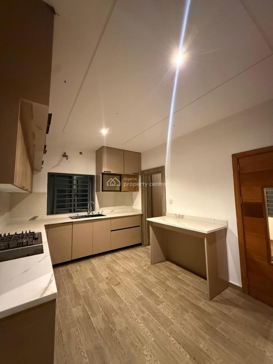 Luxury 4 Bedroom Triplex with 2 Bedroom Basement, Kolapo Ishola Gra, Akobo, Ibadan, Oyo, House for Sale