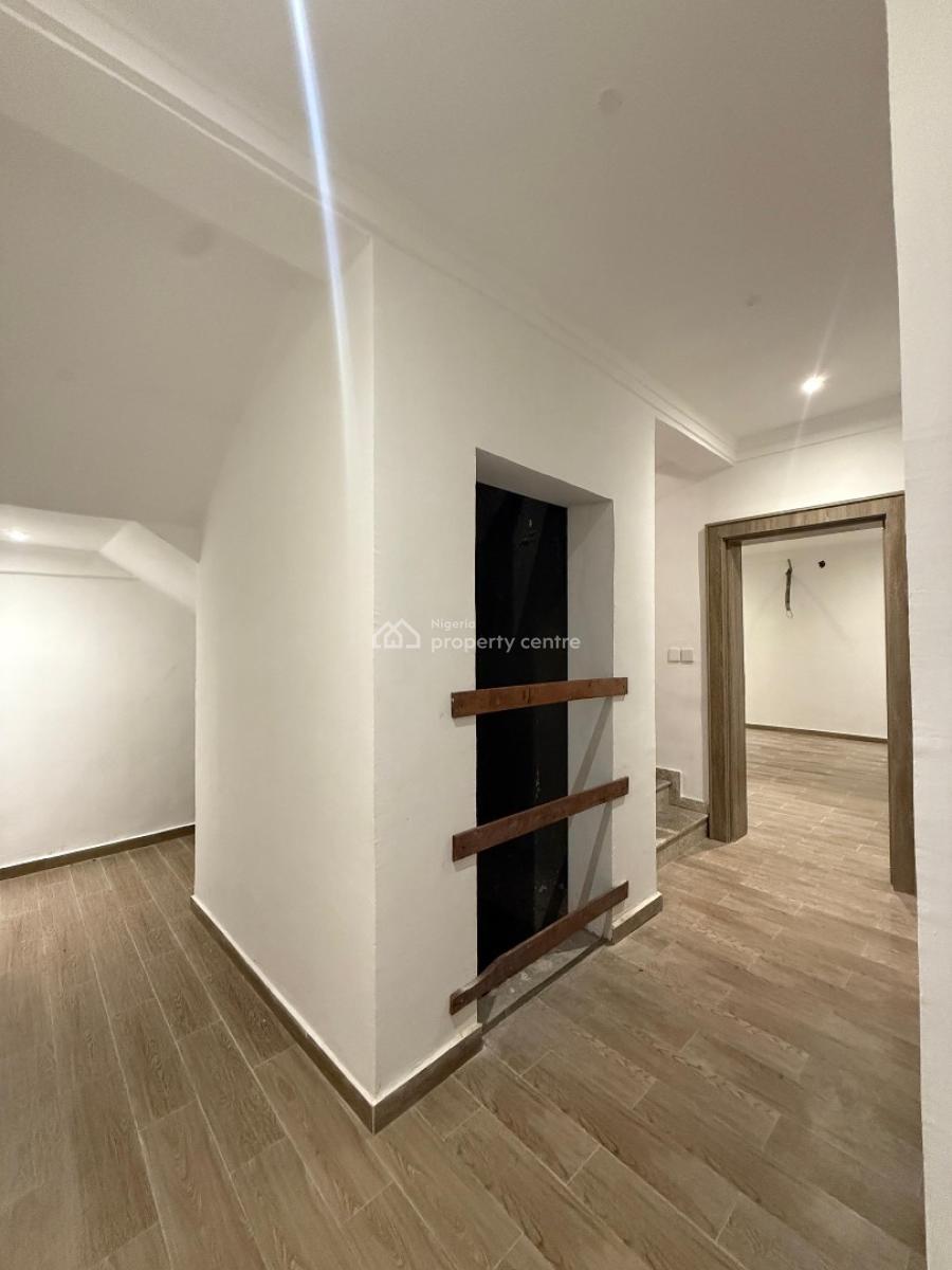 Luxury 4 Bedroom Triplex with 2 Bedroom Basement, Kolapo Ishola Gra, Akobo, Ibadan, Oyo, House for Sale