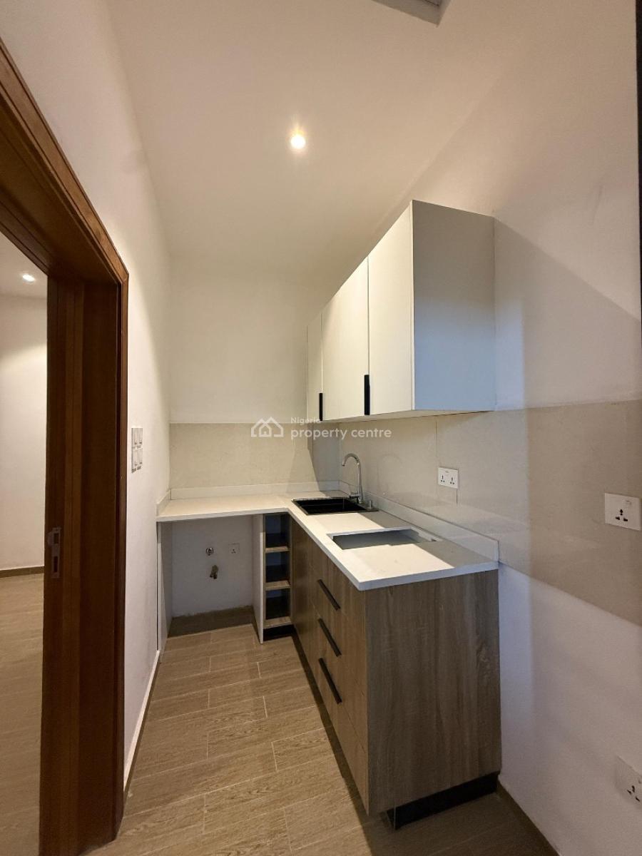 Luxury 4 Bedroom Triplex with 2 Bedroom Basement, Kolapo Ishola Gra, Akobo, Ibadan, Oyo, House for Sale