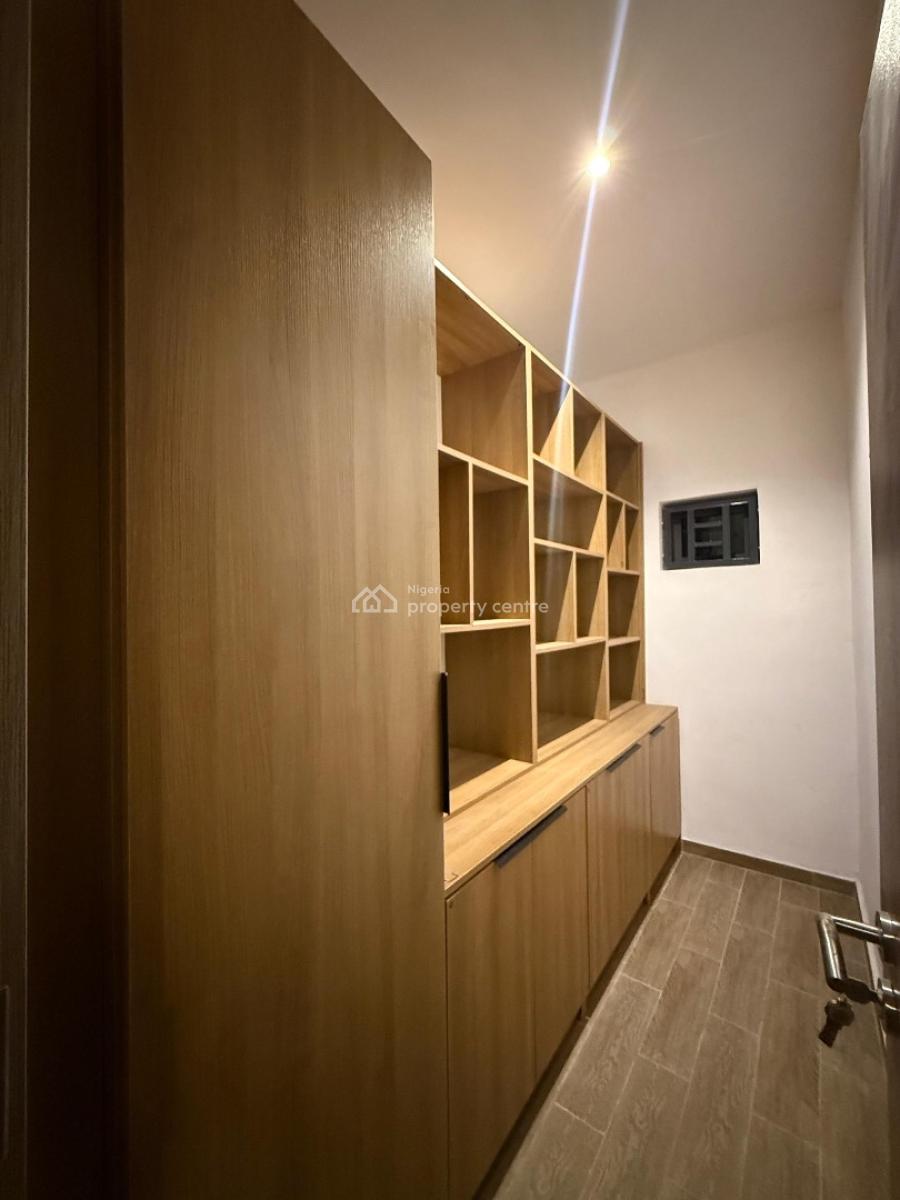 Luxury 4 Bedroom Triplex with 2 Bedroom Basement, Kolapo Ishola Gra, Akobo, Ibadan, Oyo, House for Sale