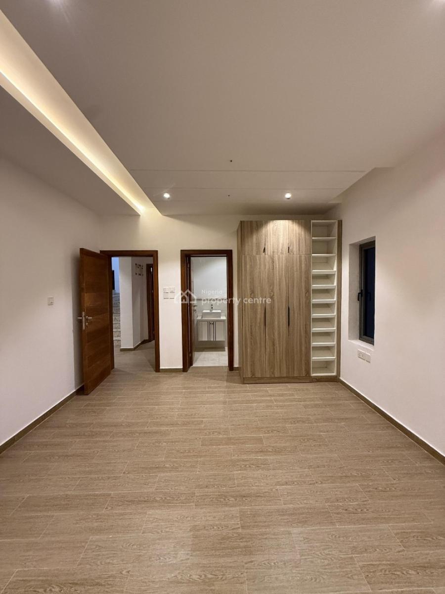 Luxury 4 Bedroom Triplex with 2 Bedroom Basement, Kolapo Ishola Gra, Akobo, Ibadan, Oyo, House for Sale