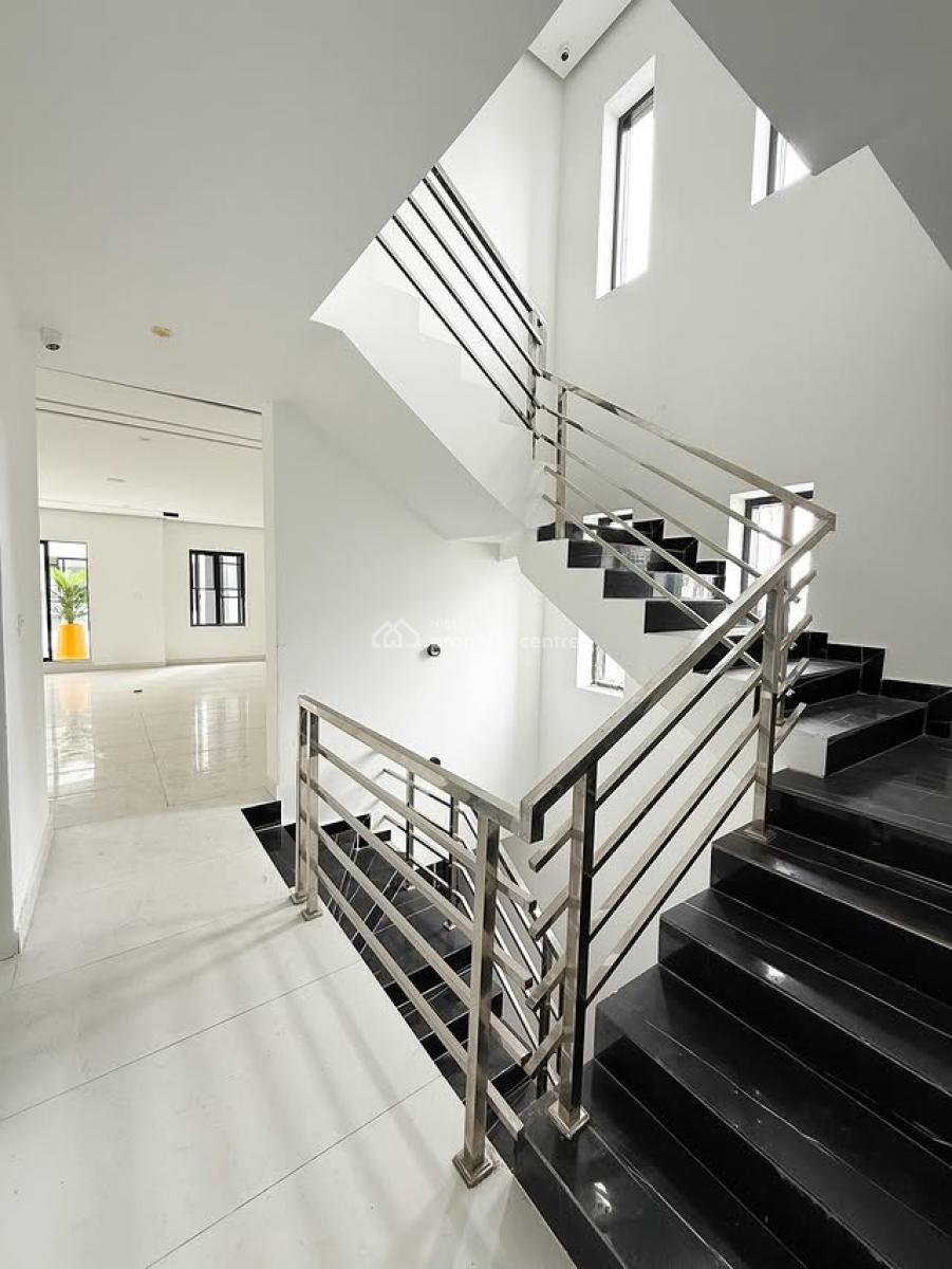 Lovely 4 Bedroom Penthouse with Swimming Pool and Bq, Lekki Phase 1, Lekki, Lagos, Detached Duplex for Sale