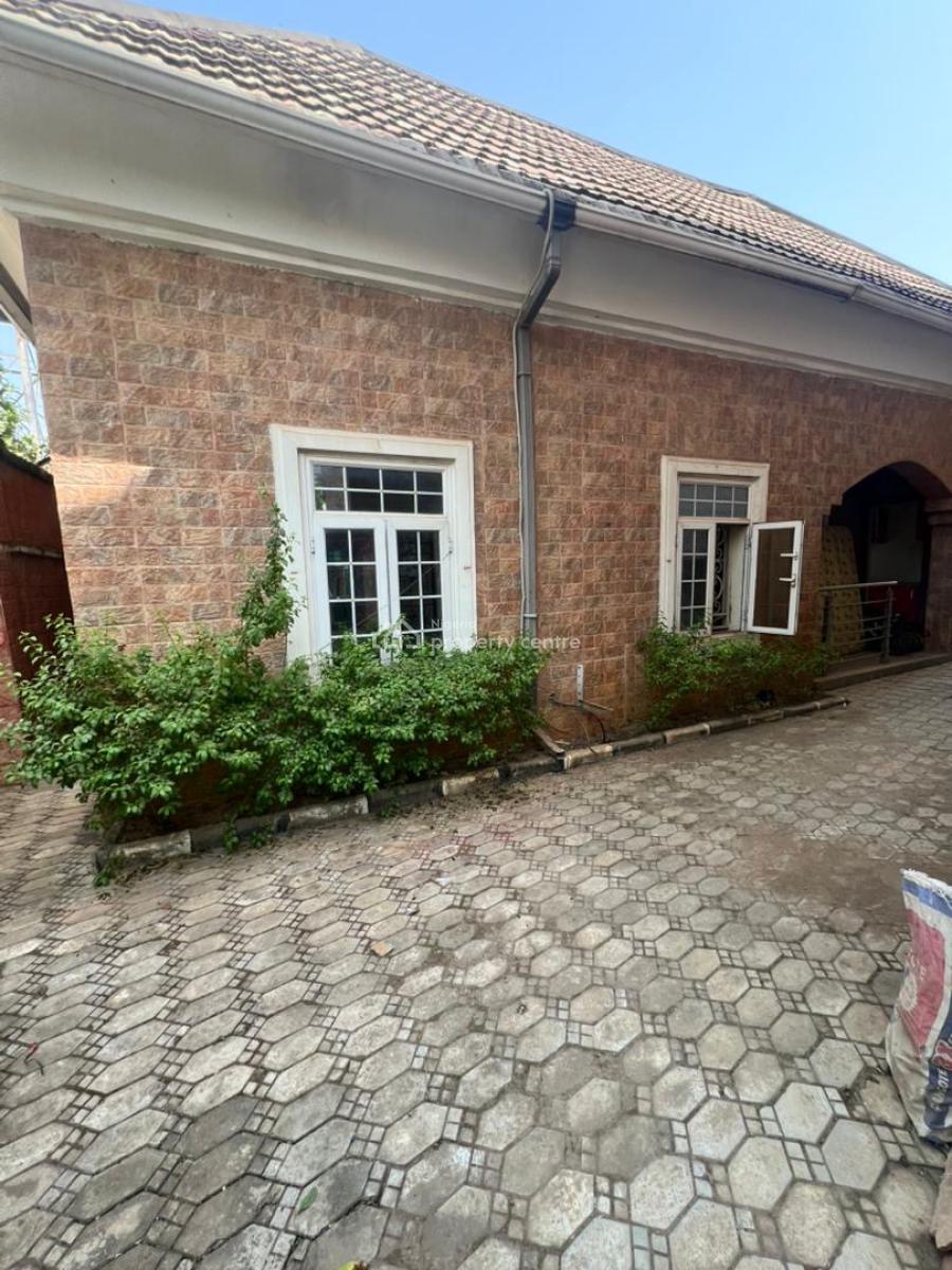 Standard 4bedroom Duplex with 2bed Bq and a Gym House, in an Estate at Gwarinpa Extension, Gwarinpa, Abuja, Detached Duplex for Rent