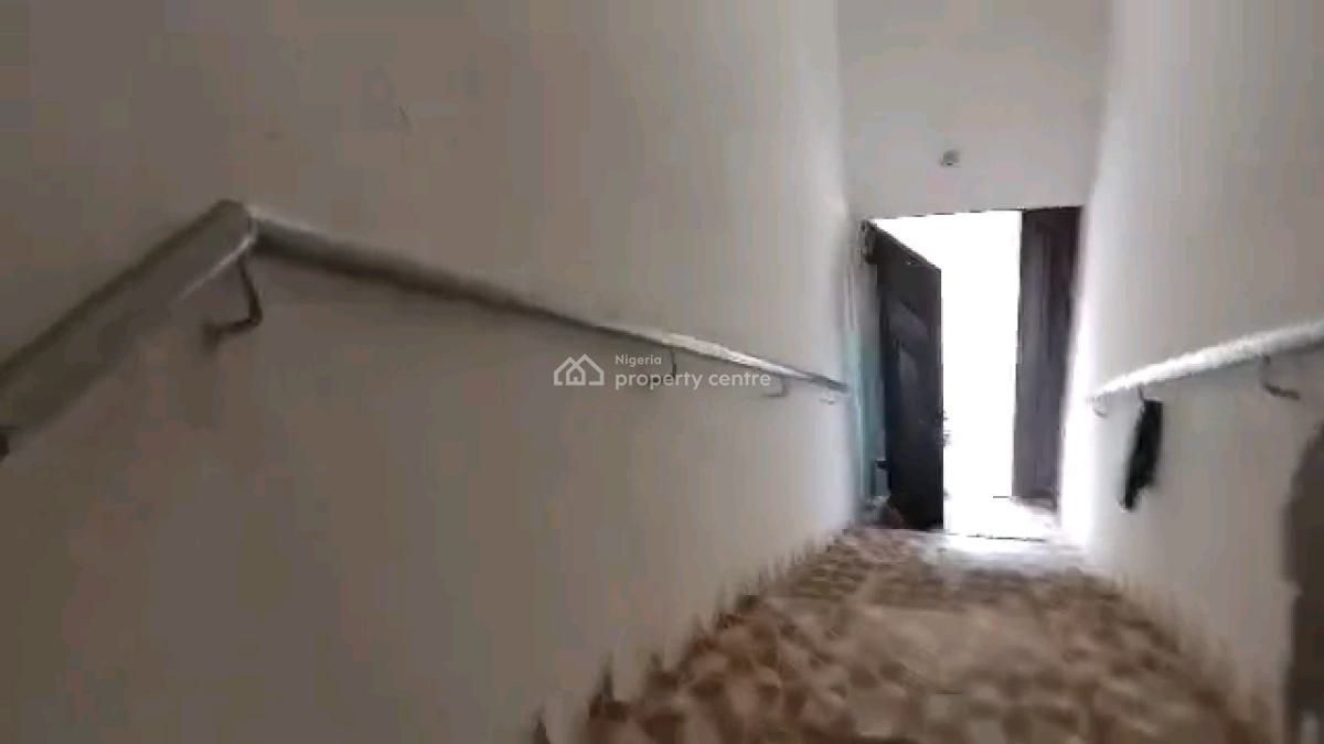 a Very Sharp 3bedroom Flat, Akeem Shopeju Close at Rogo Bus Stop, Obawole, Ogba, Ikeja, Lagos, Flat / Apartment for Rent