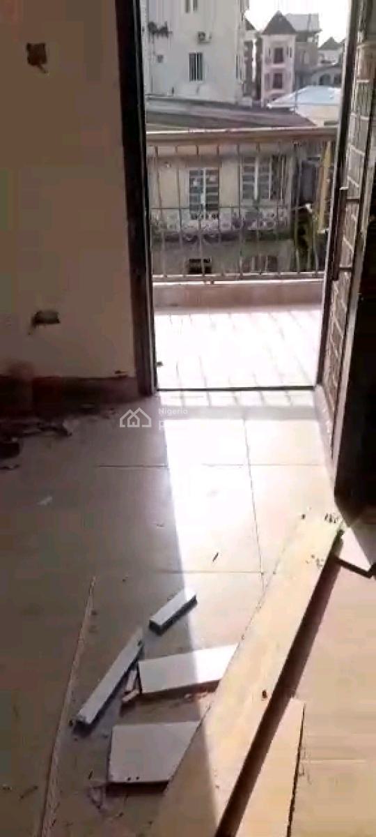 Newly Built Standard and Spacious 3bedroom Flat, Adekunle, Yaba, Lagos, Flat / Apartment for Rent