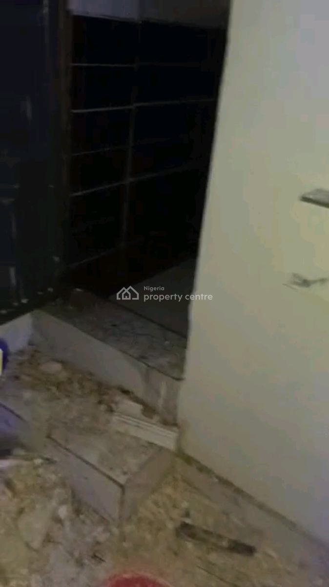 a Spacious Room Self at Adekunle Yaba, Adekunle, Yaba, Lagos, Self Contain (single Rooms) for Rent