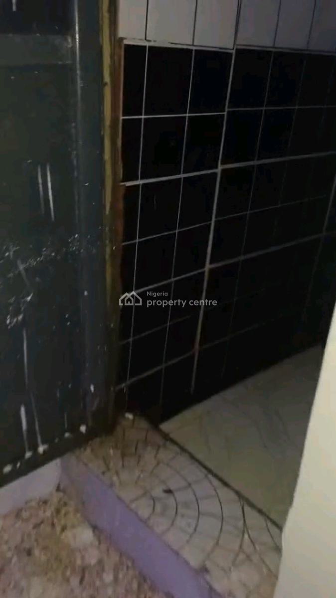 a Spacious Room Self at Adekunle Yaba, Adekunle, Yaba, Lagos, Self Contain (single Rooms) for Rent