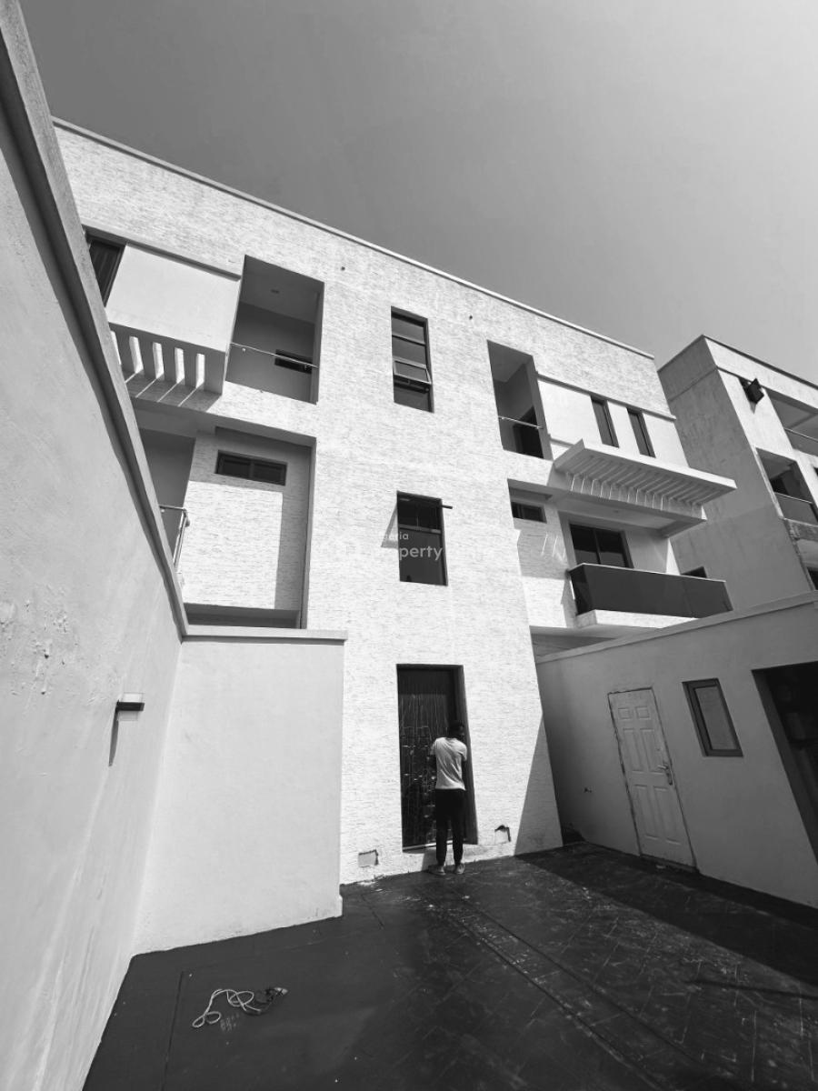 Newly Built Self Serviced 2 Bedroom Penthouse Flat, Lekki Phase 1, Lekki, Lagos, Flat / Apartment for Rent