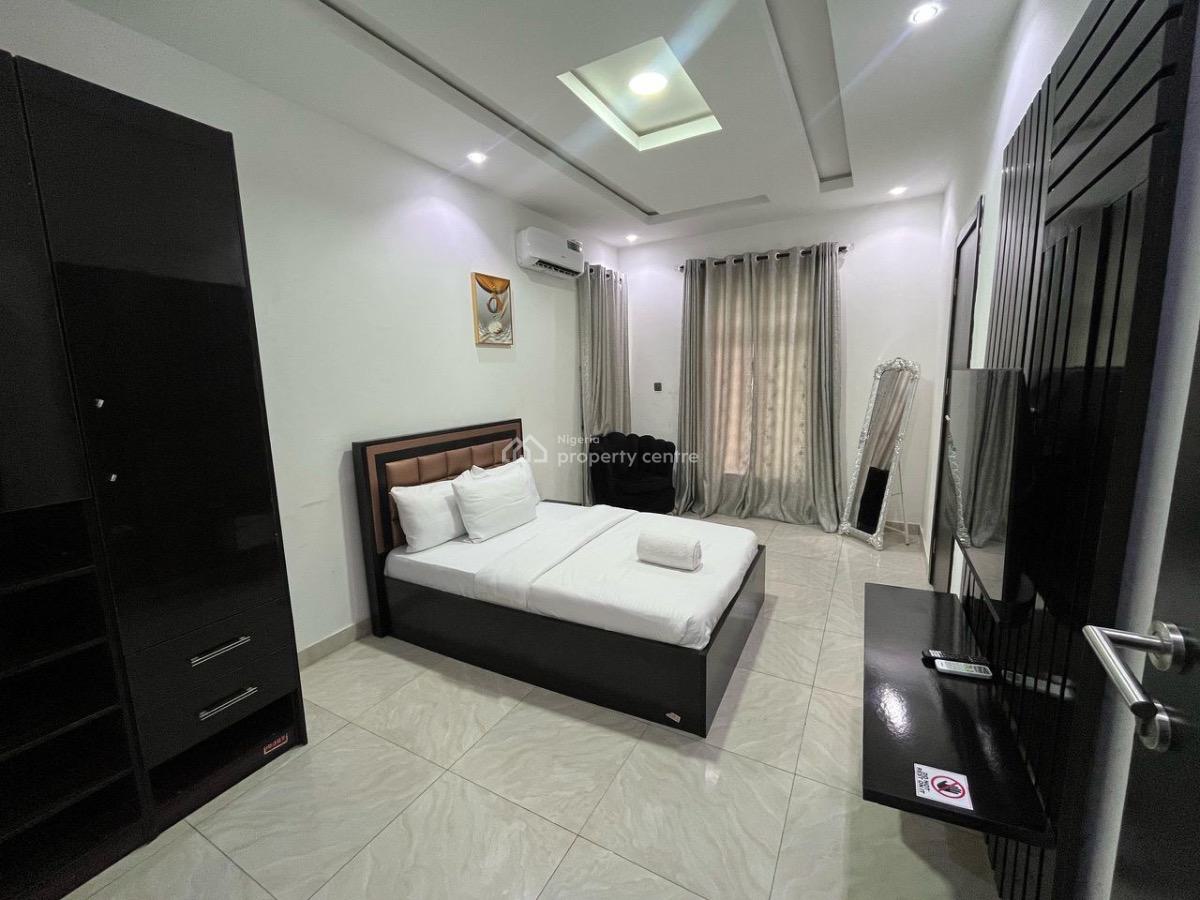 Luxury 3 Bedroom with Pool, Gym and Outdoor Snooker, Oba Dosumu, Ikeja Gra, Ikeja, Lagos, Flat / Apartment Short Let