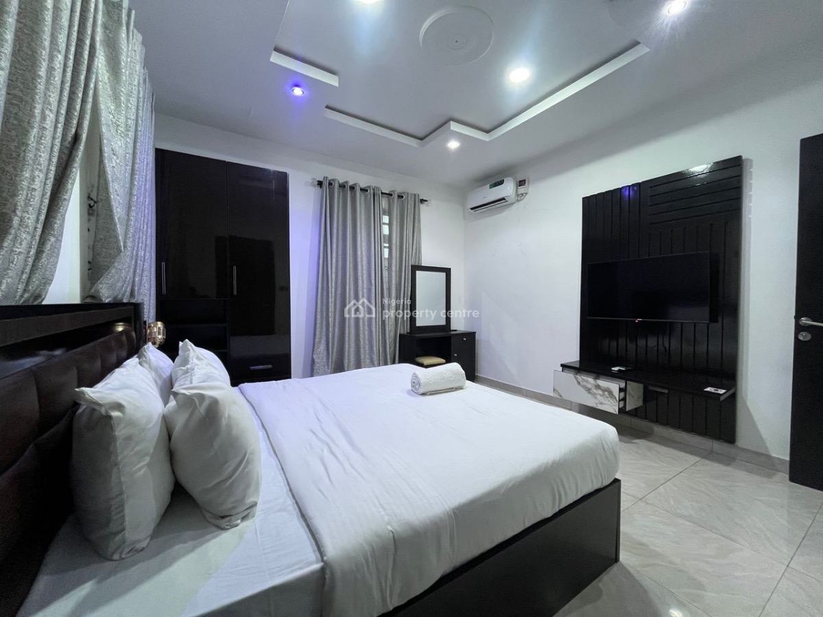 Luxury 3 Bedroom with Pool, Gym and Outdoor Snooker, Oba Dosumu, Ikeja Gra, Ikeja, Lagos, Flat / Apartment Short Let