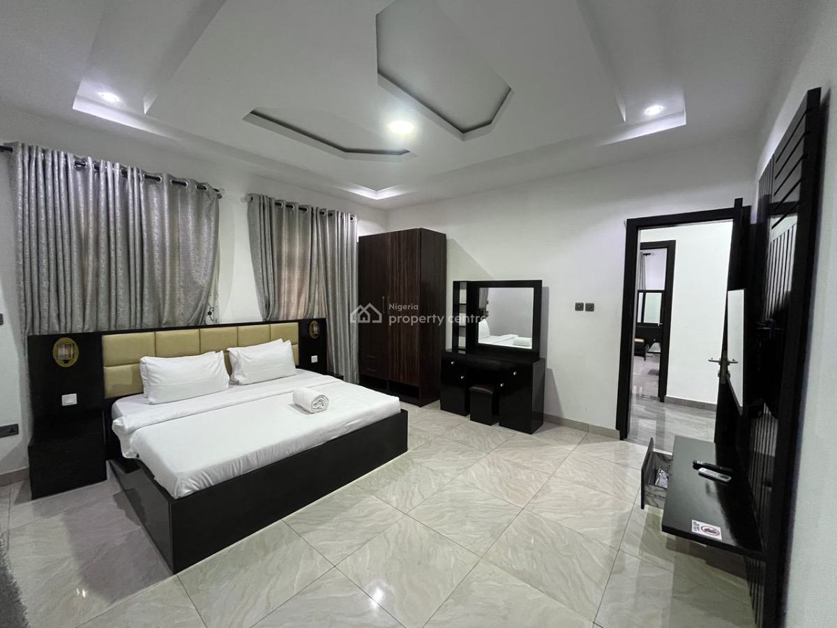 Luxury 3 Bedroom with Pool, Gym and Outdoor Snooker, Oba Dosumu, Ikeja Gra, Ikeja, Lagos, Flat / Apartment Short Let