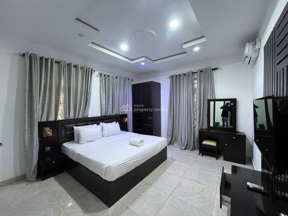 Luxury 3 Bedroom with Pool, Gym and Outdoor Snooker, Oba Dosumu, Ikeja Gra, Ikeja, Lagos, Flat / Apartment Short Let