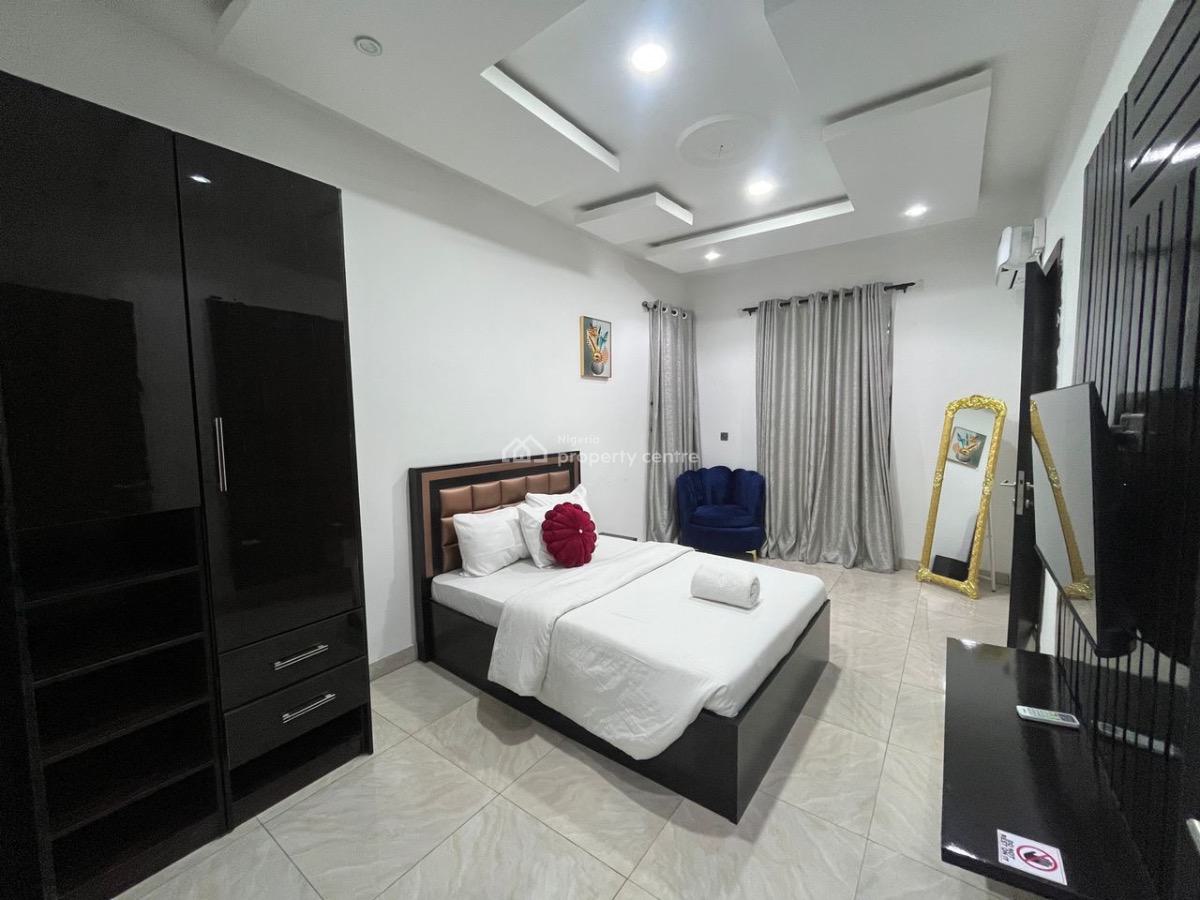 Luxury 3 Bedroom with Pool, Gym and Outdoor Snooker, Oba Dosumu, Ikeja Gra, Ikeja, Lagos, Flat / Apartment Short Let