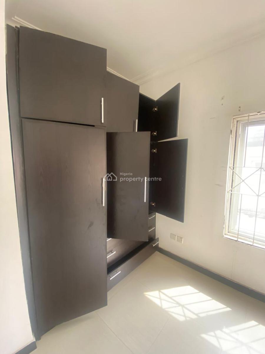 Serviced 2 Bedroom Apt Upstairs in a Code Access Estate, Oniru, Victoria Island (vi), Lagos, Flat / Apartment for Rent