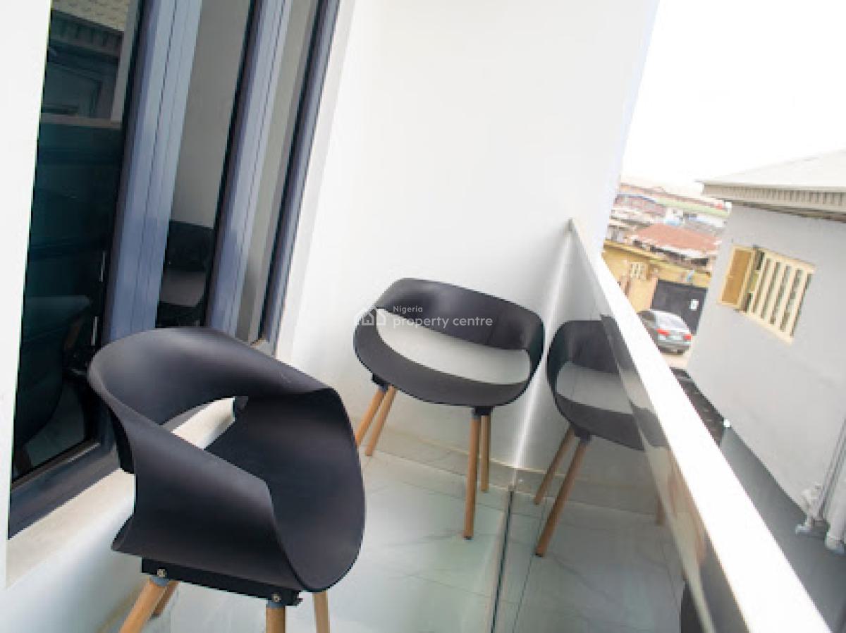 2 Bedroom Apartment, Surulere, Lagos, Flat / Apartment Short Let