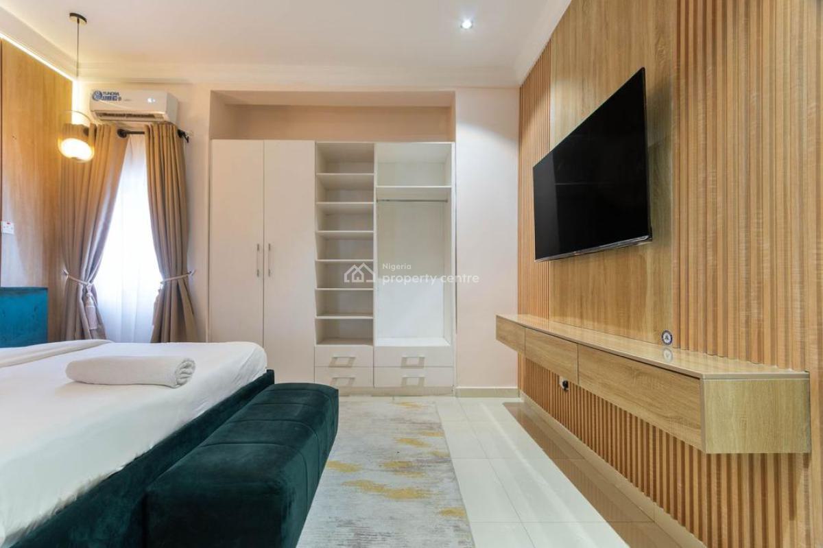 Luxurious 3 Bedroom with Pool, Snooker Board and Ps5, Lekki Phase 1, Lekki, Lagos, Flat / Apartment Short Let
