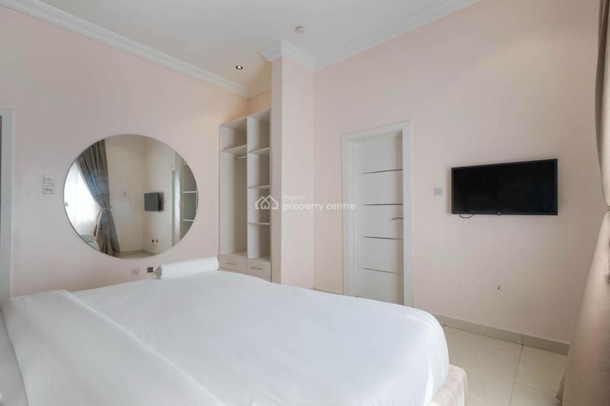Luxurious 3 Bedroom with Pool, Snooker Board and Ps5, Lekki Phase 1, Lekki, Lagos, Flat / Apartment Short Let