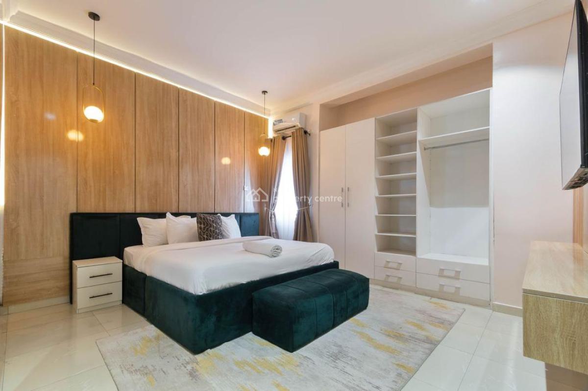 Luxurious 3 Bedroom with Pool, Snooker Board and Ps5, Lekki Phase 1, Lekki, Lagos, Flat / Apartment Short Let