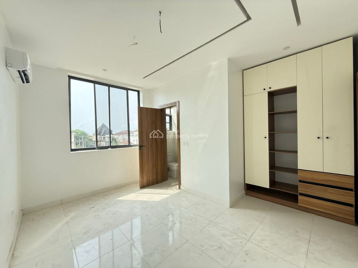 Contemporary 2 Bed Apartment with Elevator , Pool & Gym ️, Lekki Phase 1, Lekki, Lagos, Flat / Apartment for Sale